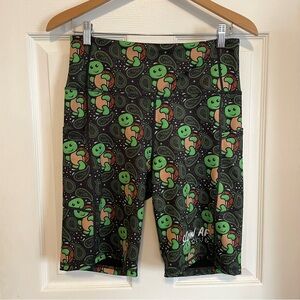 NWT Slow AF Run Club Paisley Turtle Bike Shorts Size L Large Merch Turtles